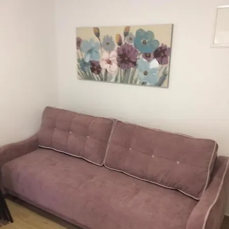 Apartment In With Terrace, Air Conditioning, Wi-fi
