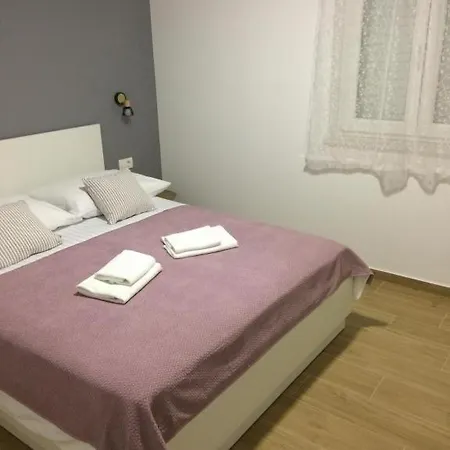 In With Terrace, Air Conditioning, Wi-fi Apartment