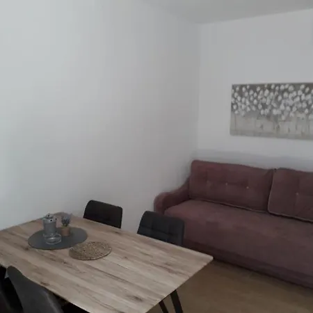 Apartmán In With Terrace, Air Conditioning, Wi-fi