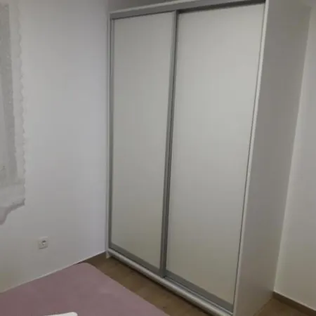 Apartment In With Terrace, Air Conditioning, Wi-fi